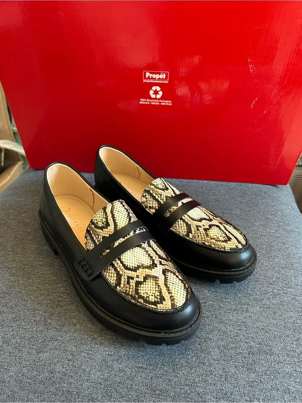 Journee Collection Kenly Penny Loafer black crocodile faux leather size 12